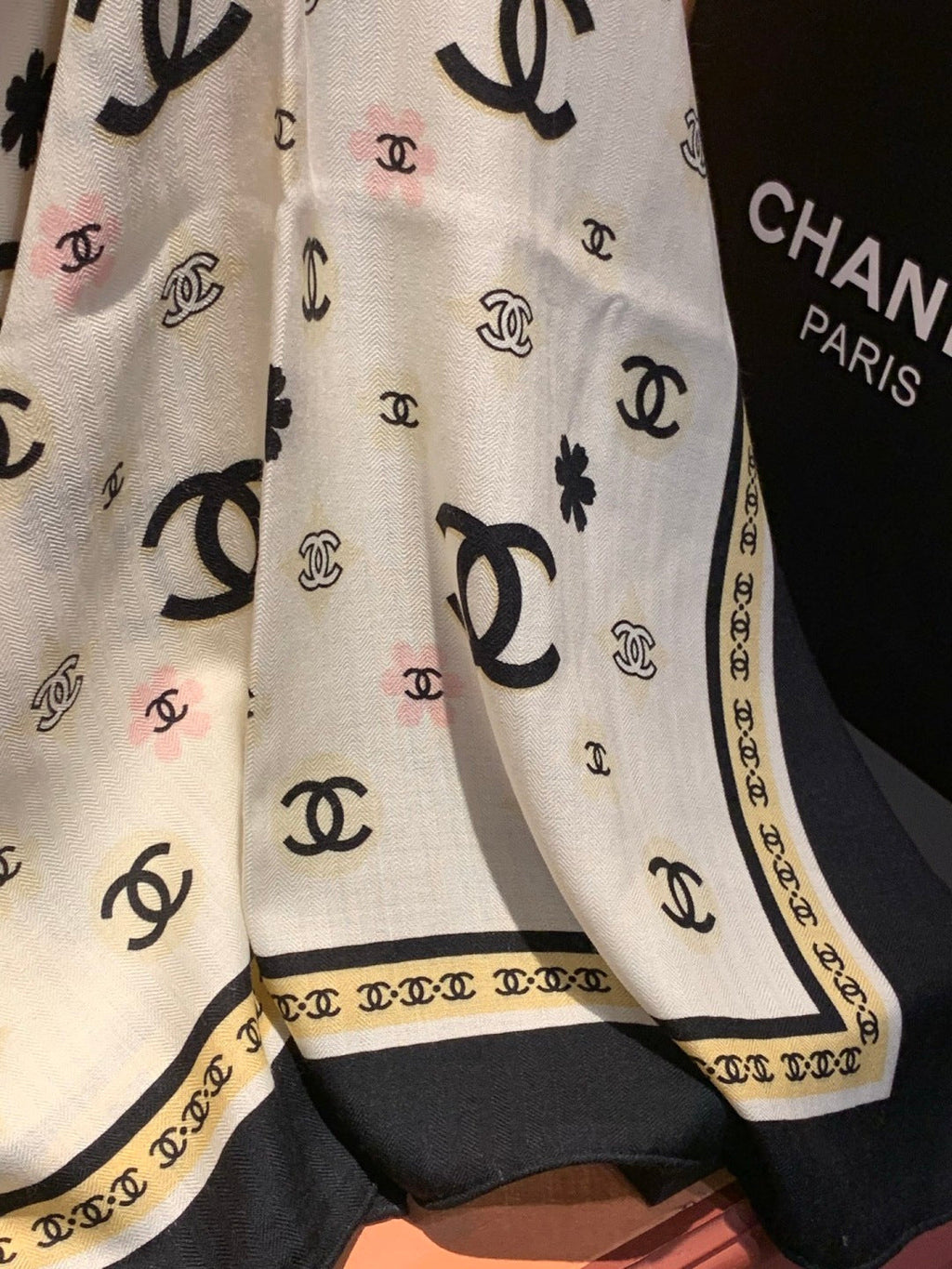 CHANEL 25S SCARF 140 CM IN CASHMERE AND SILK 943339