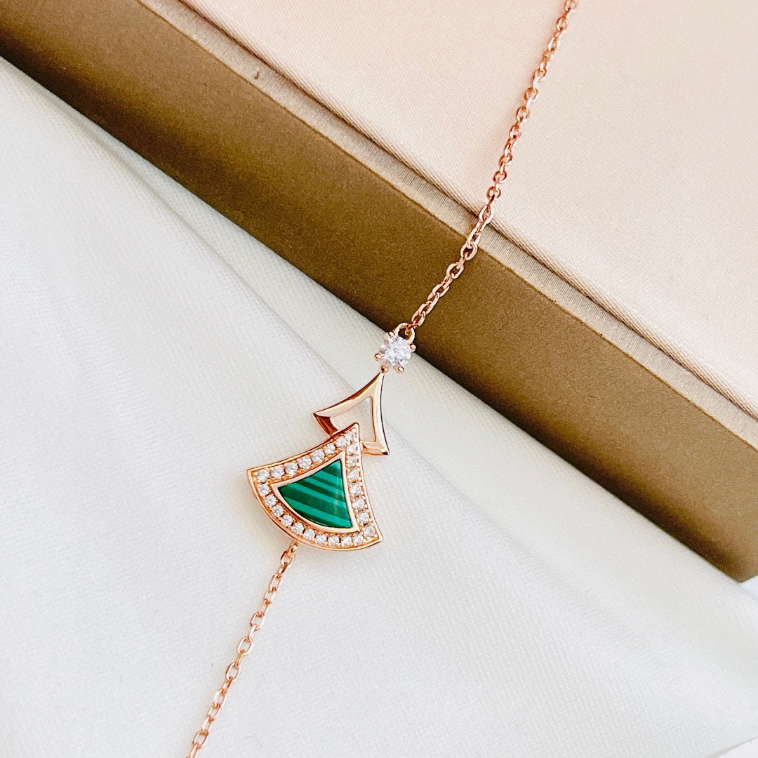18K BVLGARI Dream Malachite Bracelet