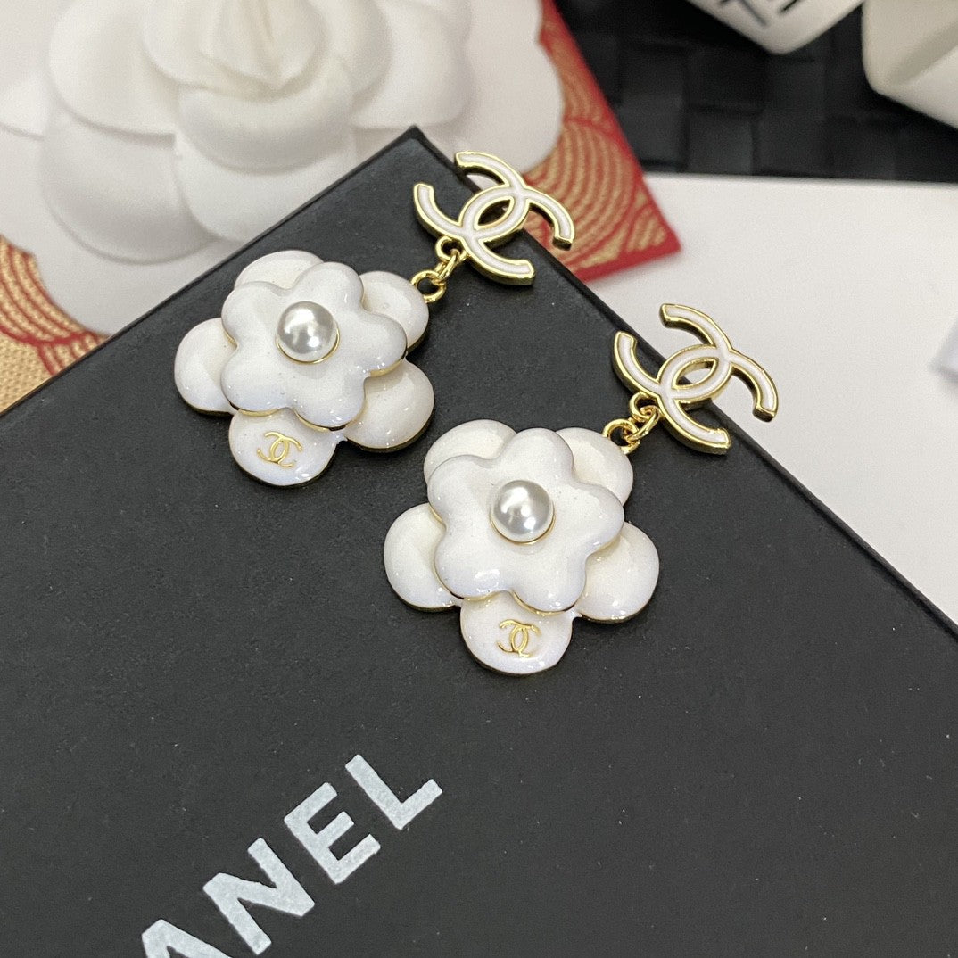18K  Chanel Flower Pearl Earrings