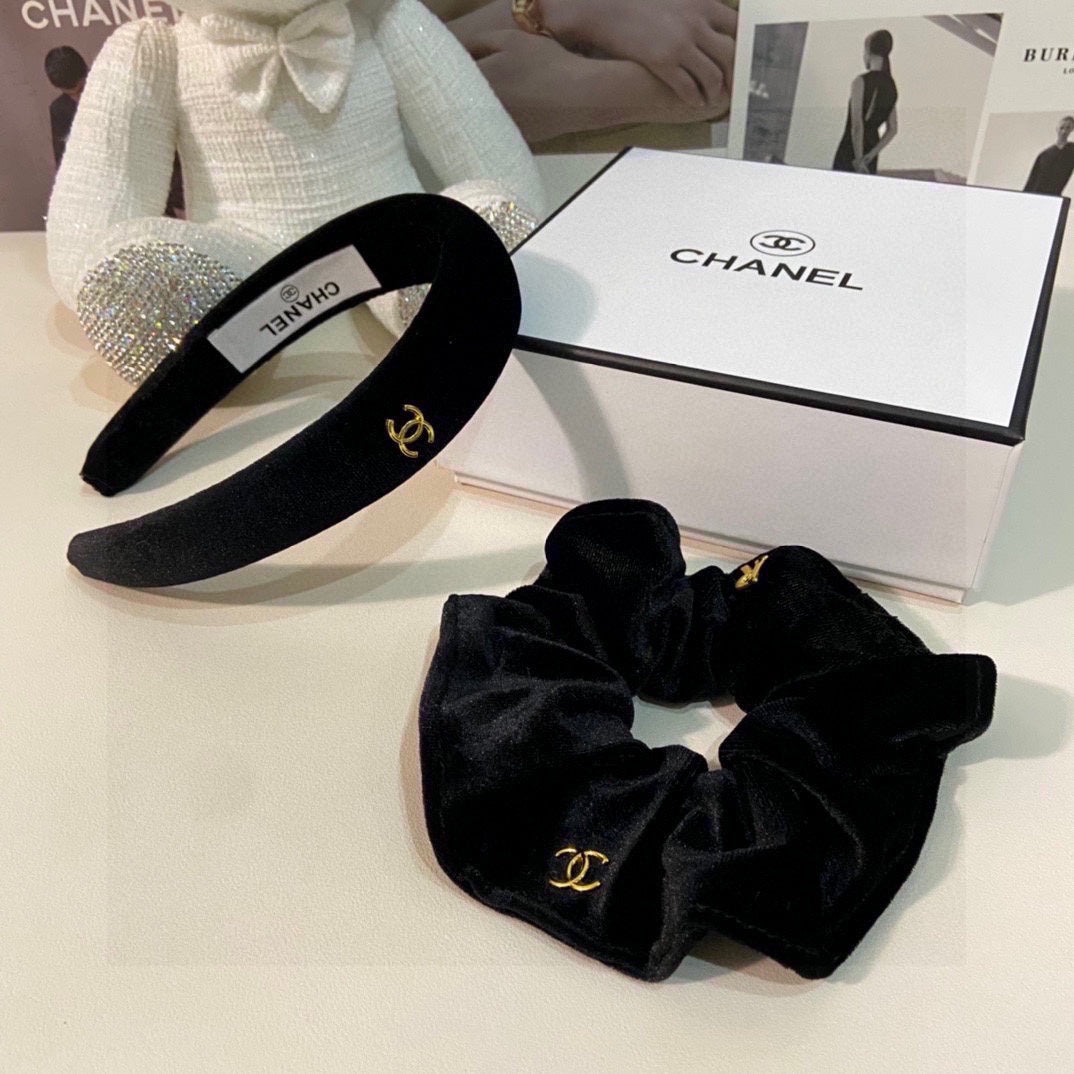 CHANEL BLACK VELVET HAIRBAND 124628