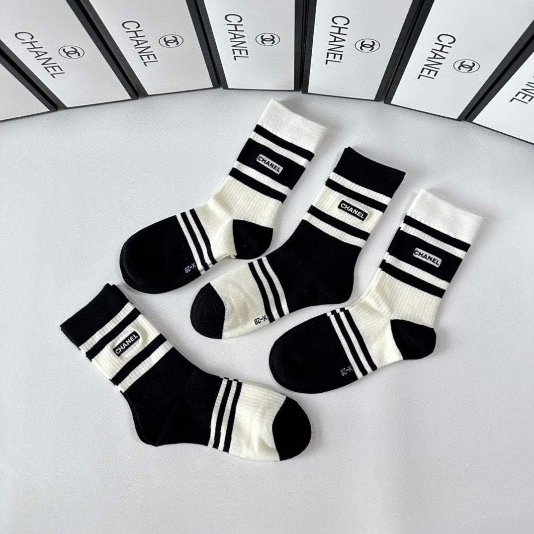CHANEL CREW SOCKS 423800 (1 BOX)