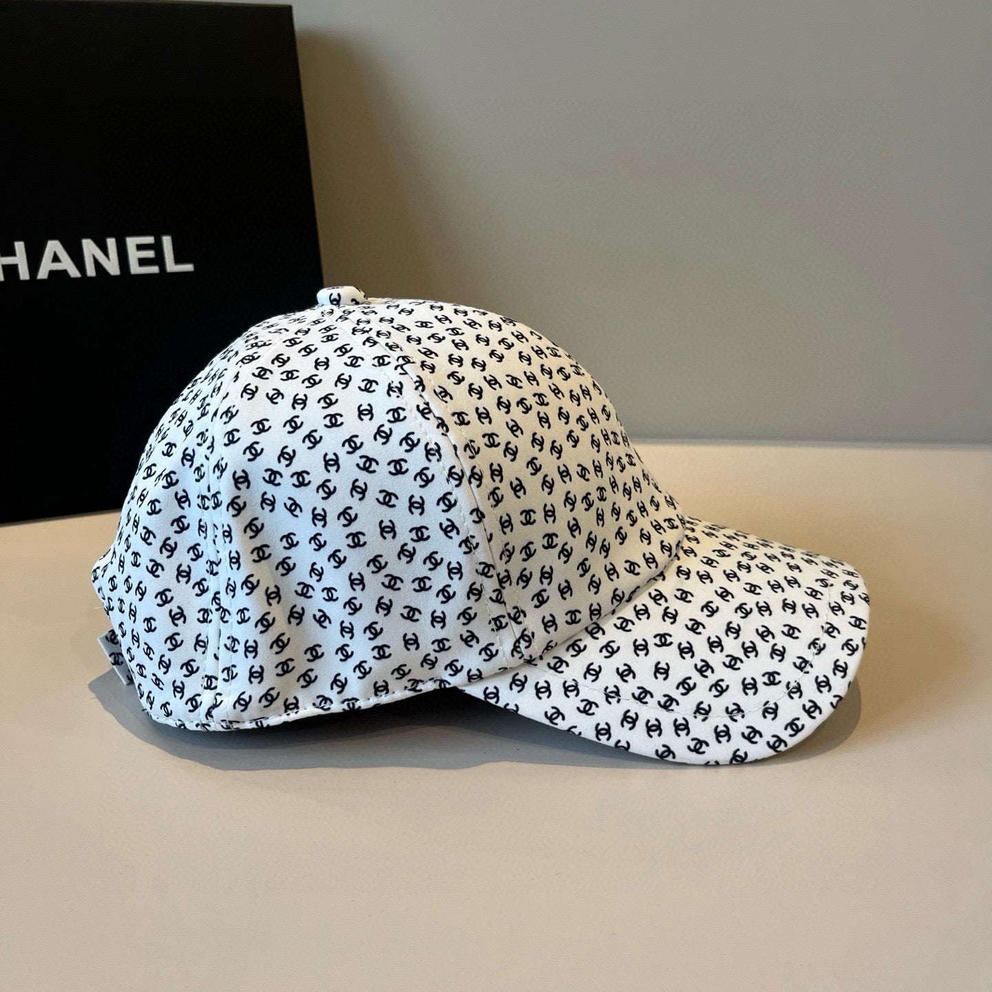 CHANEL BASEBALL HAT IN WHITE 672899