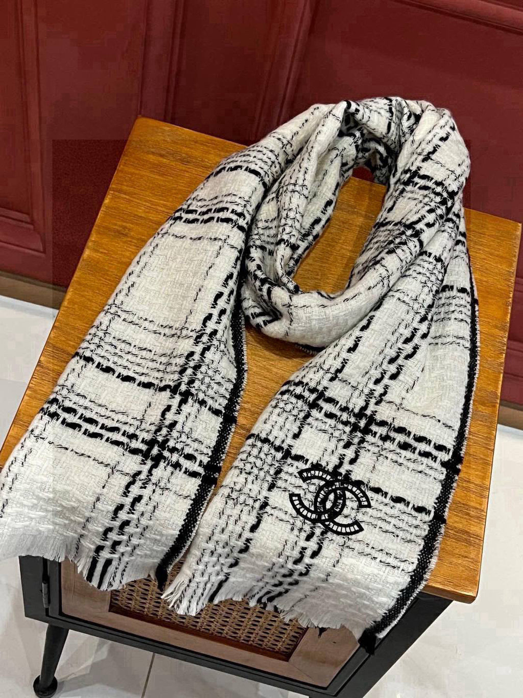 CHANEL 25S SCARF 185 IN CASHMERE 730559