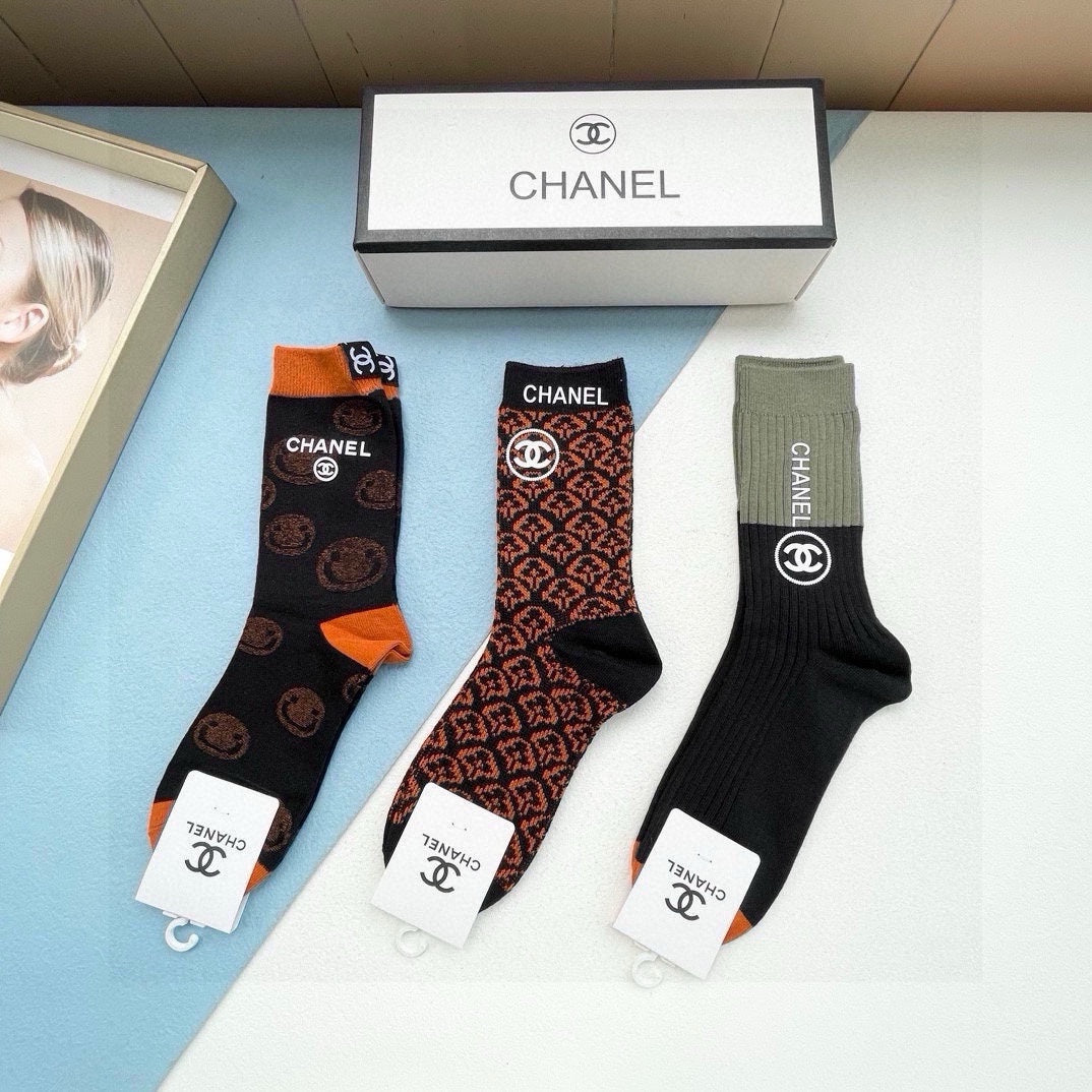CHANEL CREW SOCKS 423923 (1 BOX)